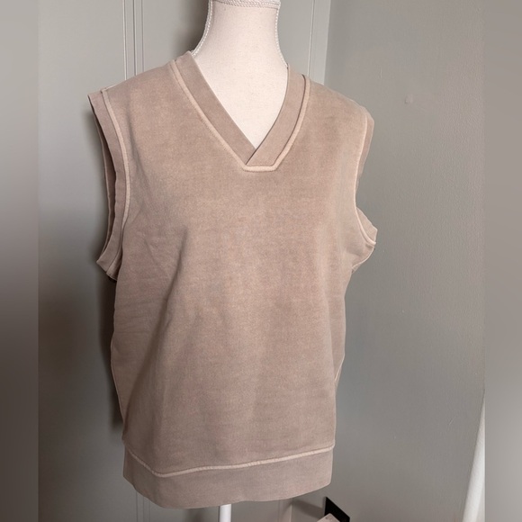Madewell Sleeveless V-Neck Tan Top - Picture 1 of 12